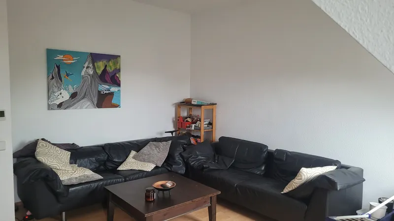 Attraktive 3-Zimmer-Dachgeschosswohnung mit Charme in Altglienicke — photo 1